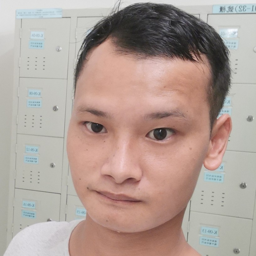 陈默很沉默的照片