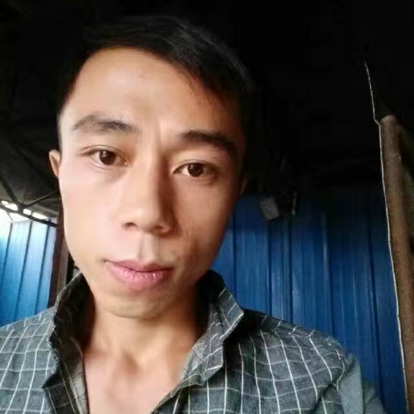 坤玉哥哥的照片