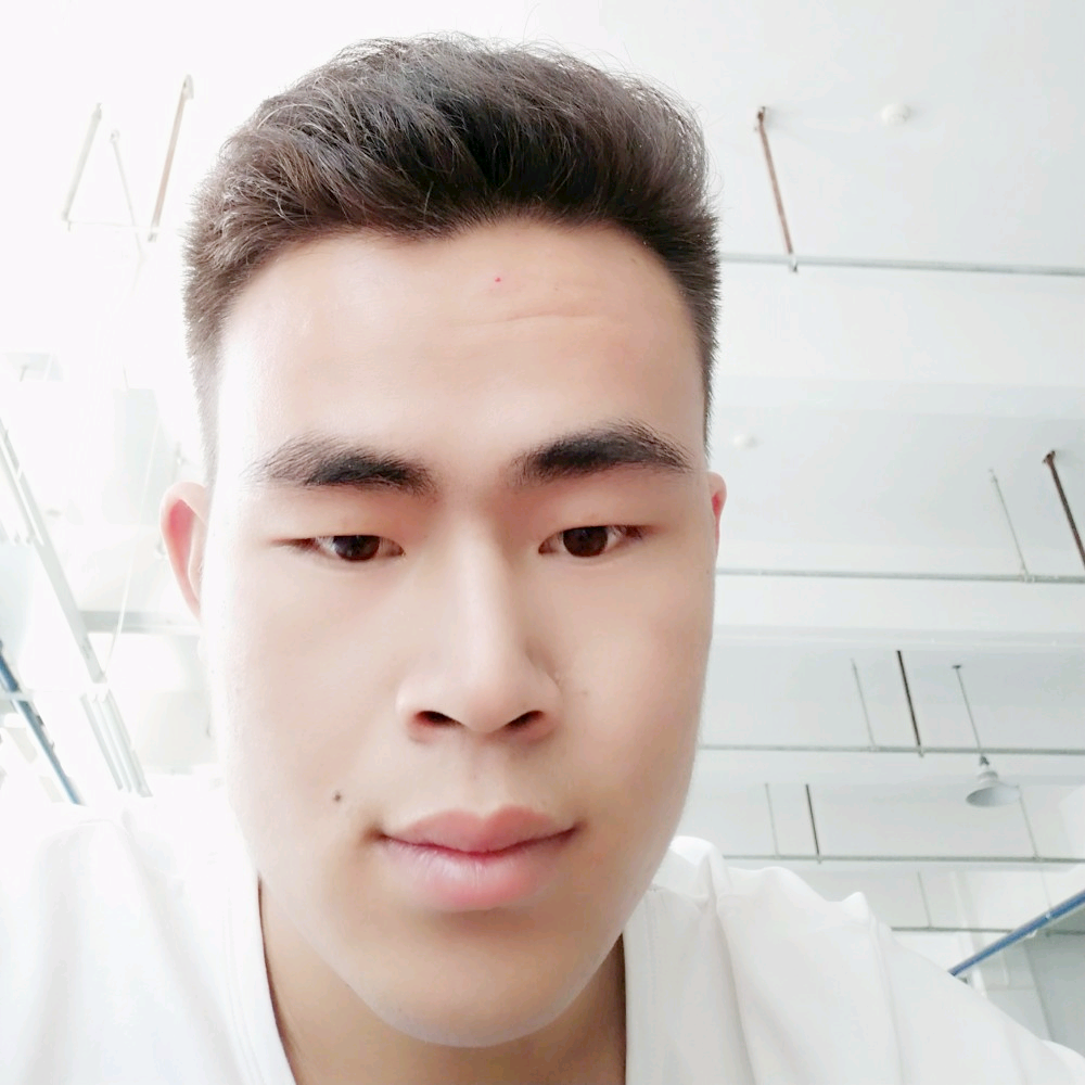 梁明熙的照片