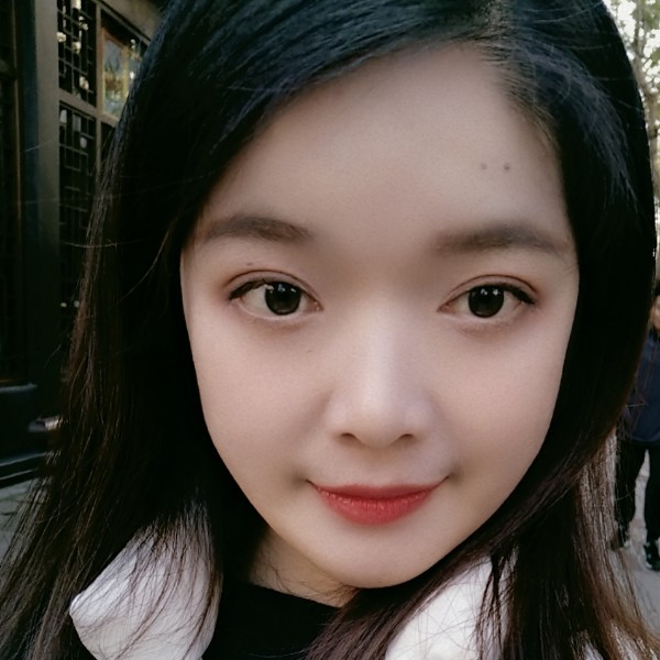 欣慰唇彩的照片