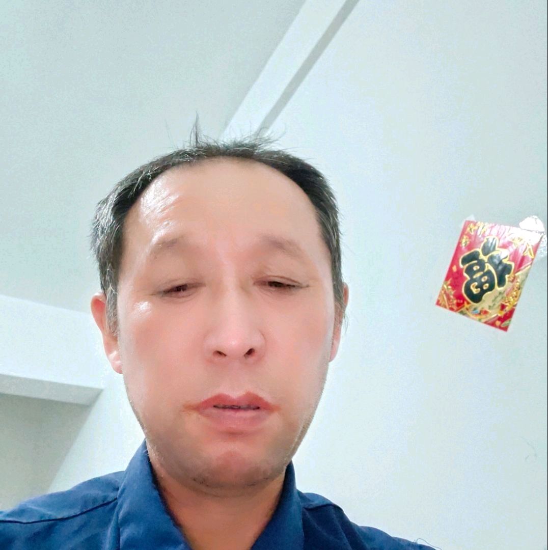鸡踢愤怒的照片