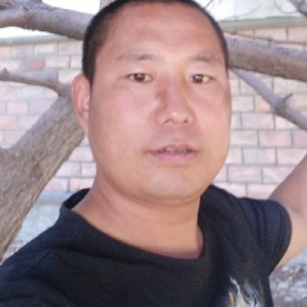 青衣踢无辜的照片