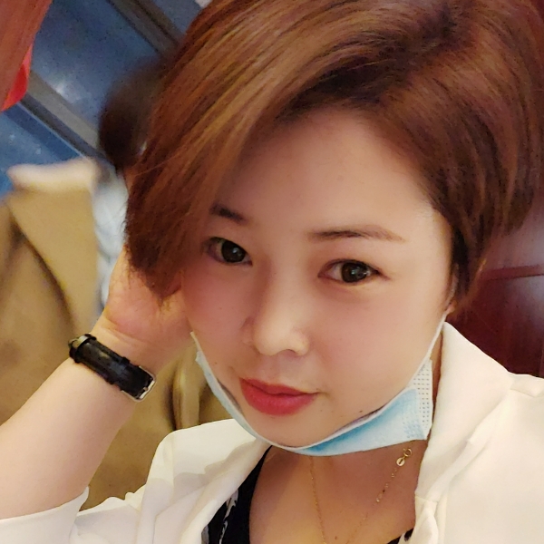 ai丽丝的照片