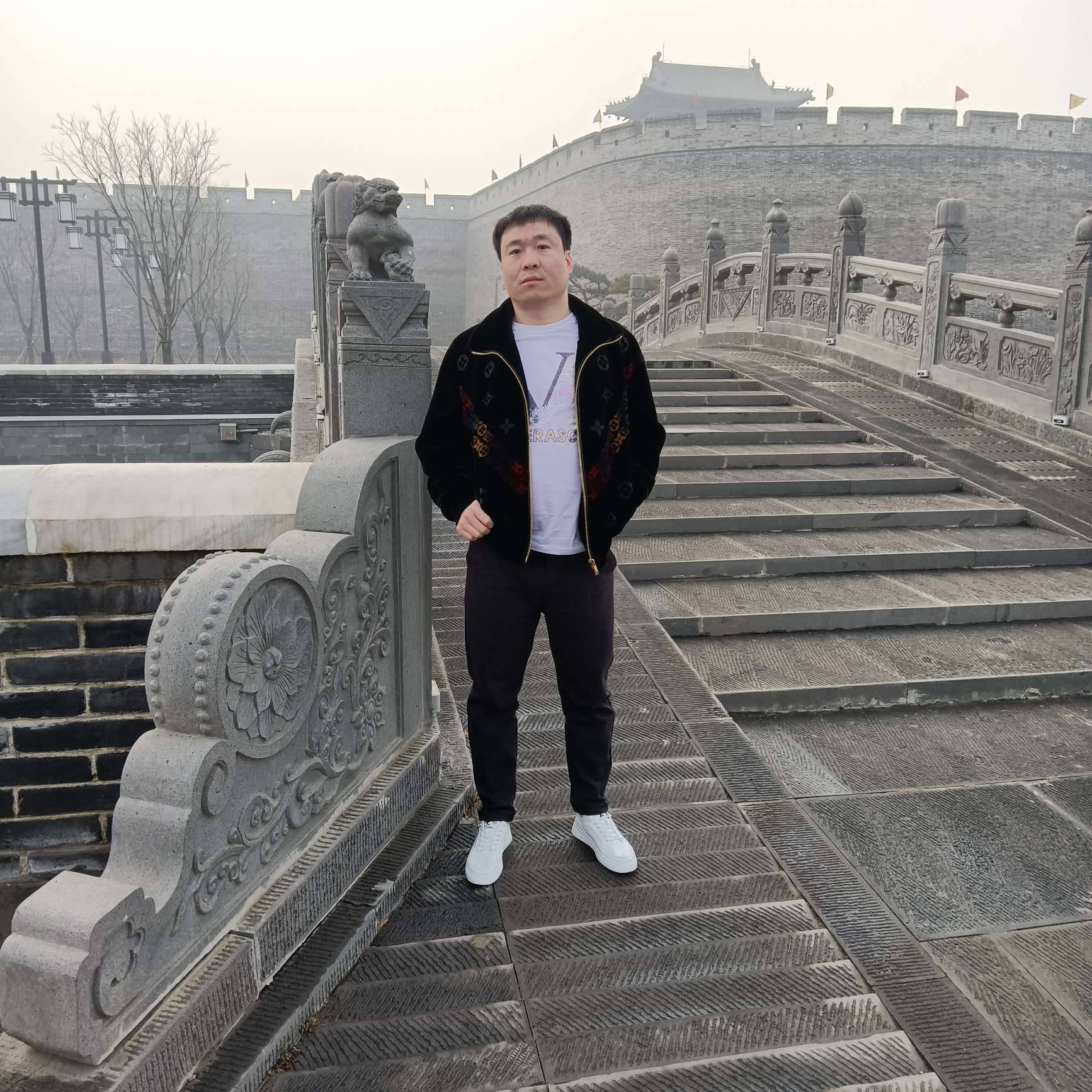 水池凝眸唯一的的照片