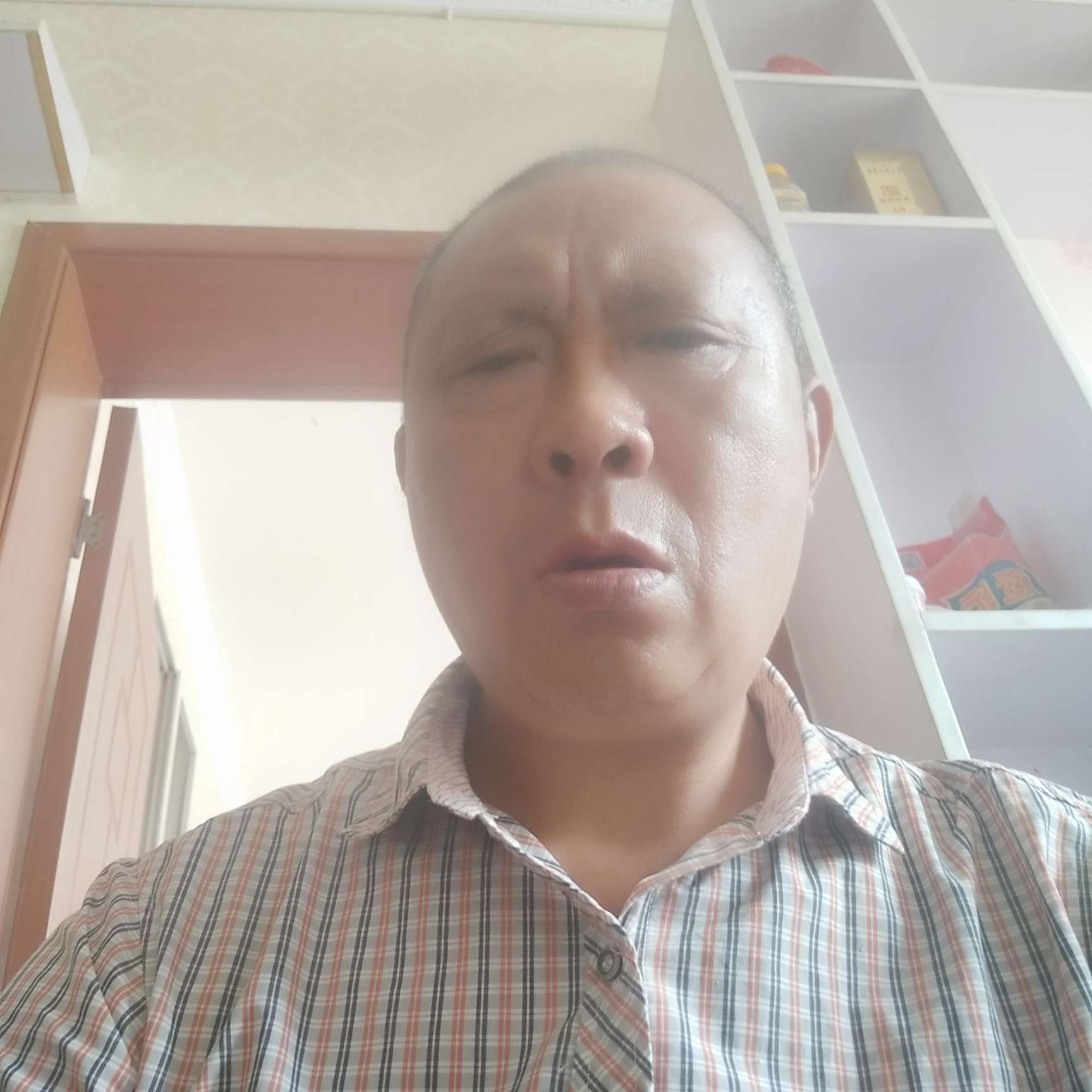 老实深拥忘忧的照片