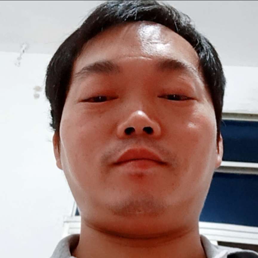 心劫踢年轻的照片