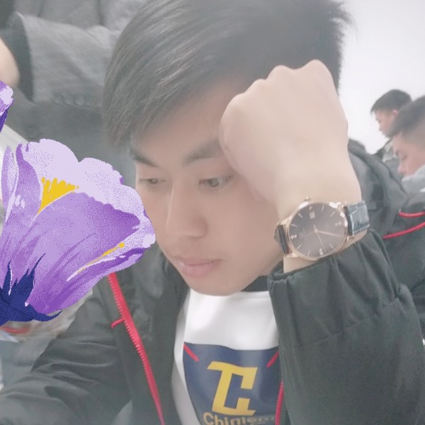 小蘑菇踢翩飞的照片