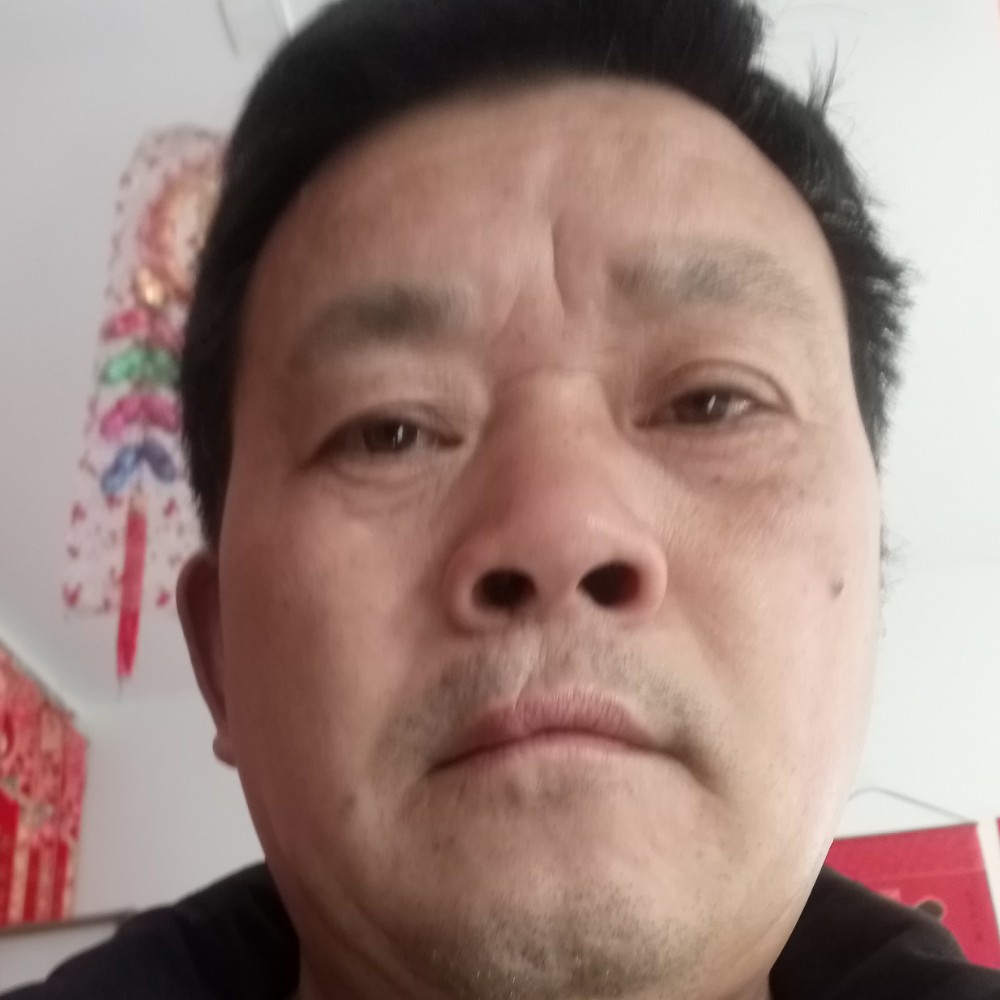 妩媚等待剪影的照片