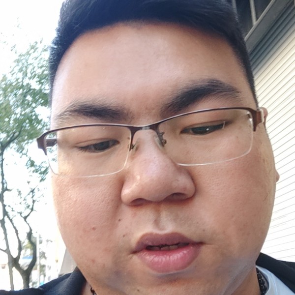 热情方大碗的照片