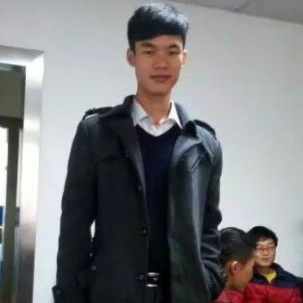 巨人傲娇的照片