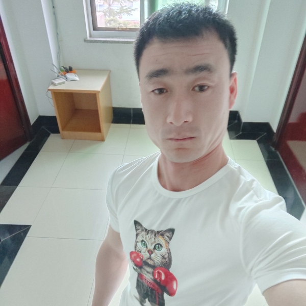 帅小伙。的照片