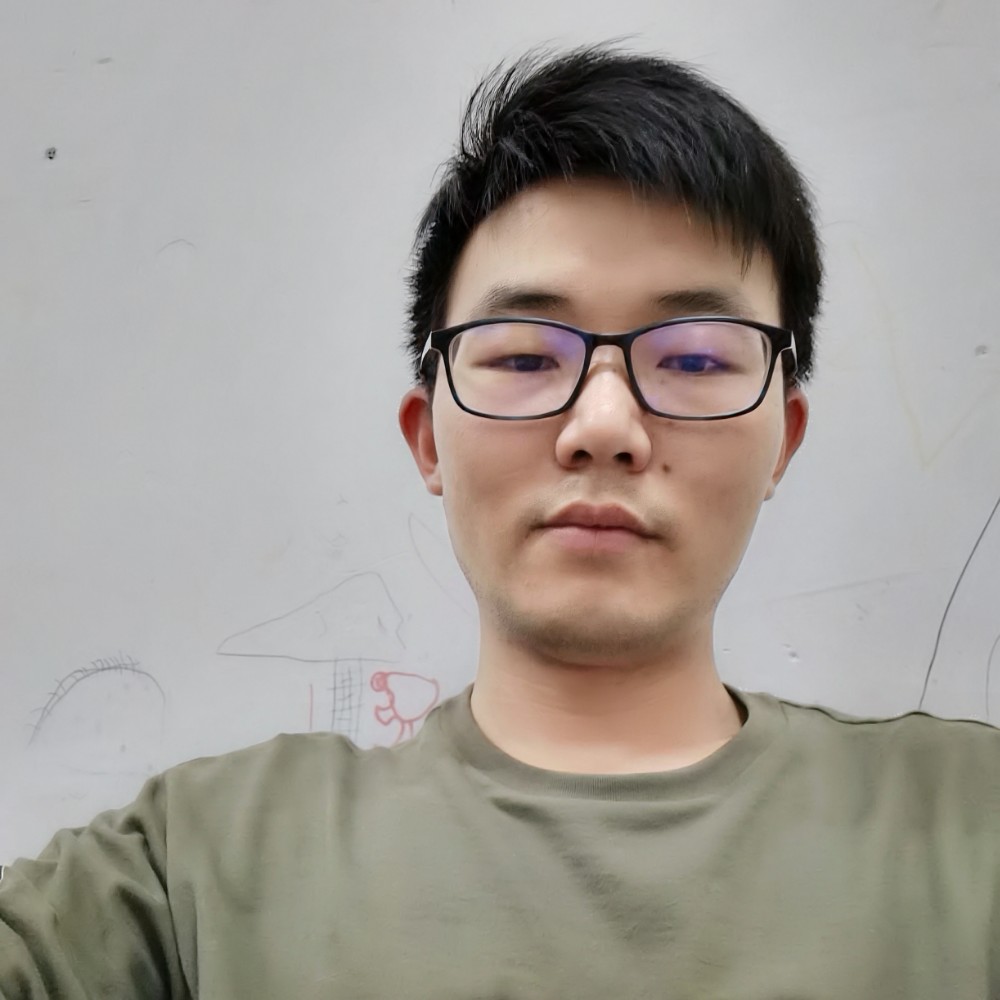 耀阳孤月的照片