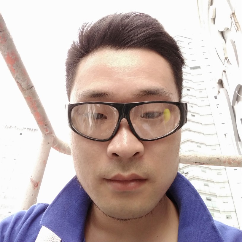 小刺猬踢想人陪的照片