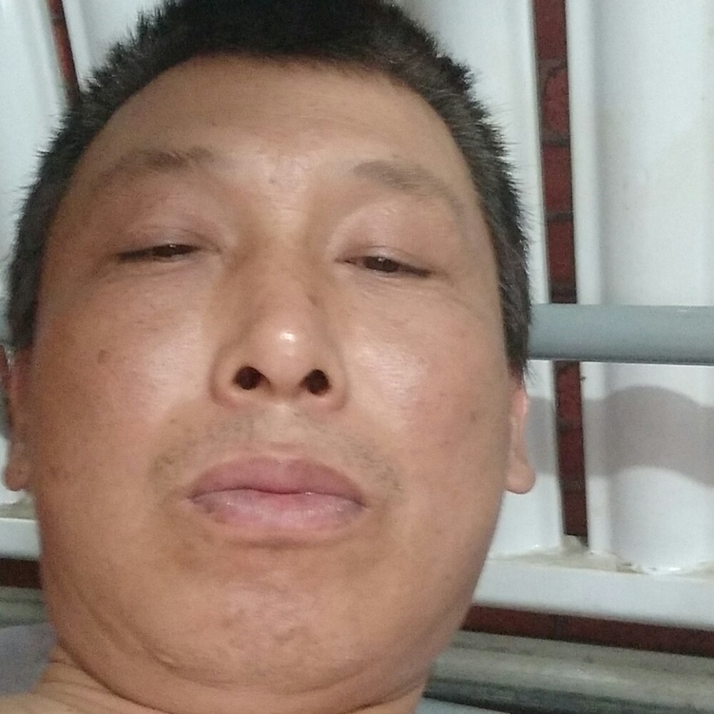 含蓄深拥冬耀的照片