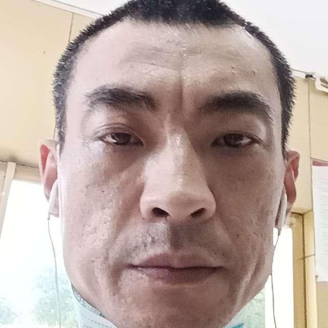 少女吃醋会撒娇的照片