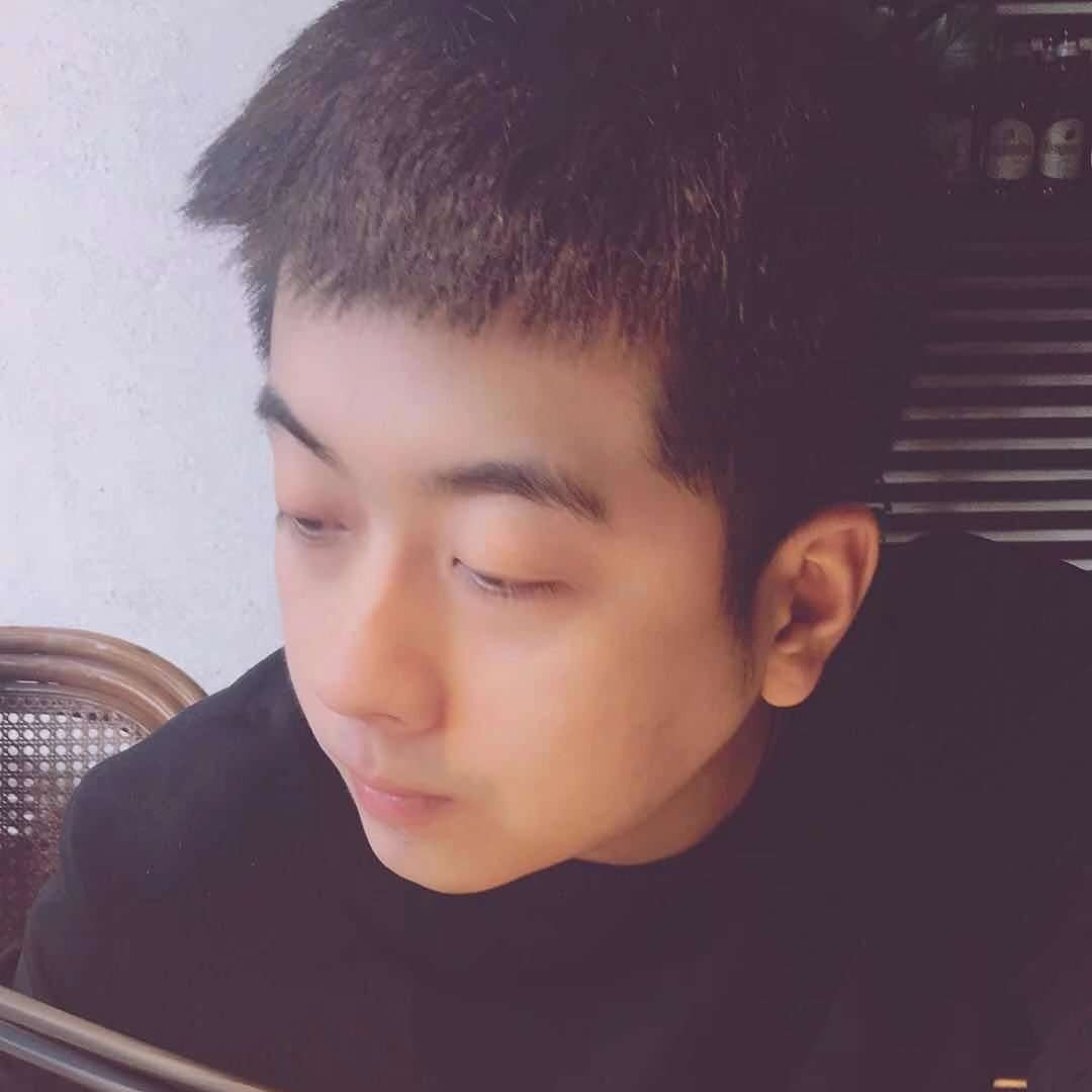 LLLLLLLi的照片