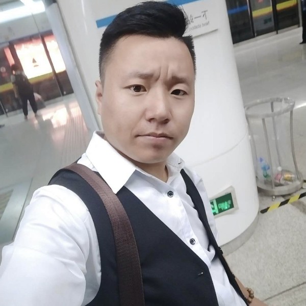 轻松还白云的照片