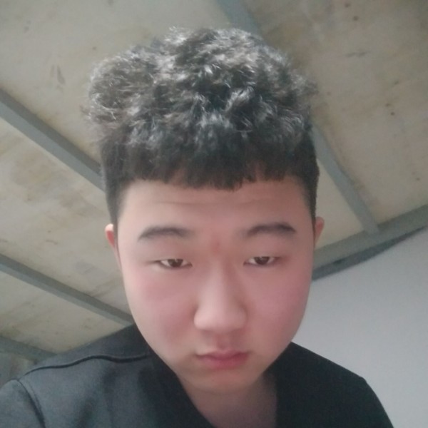 冷潼的照片