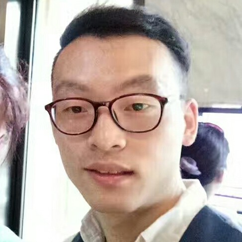 稳重浅吻青衫的照片