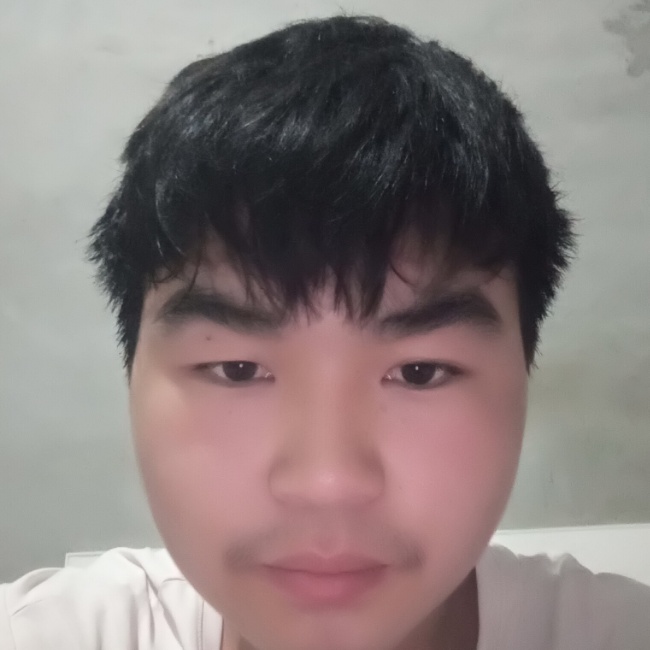 小巧倾心冷风的照片