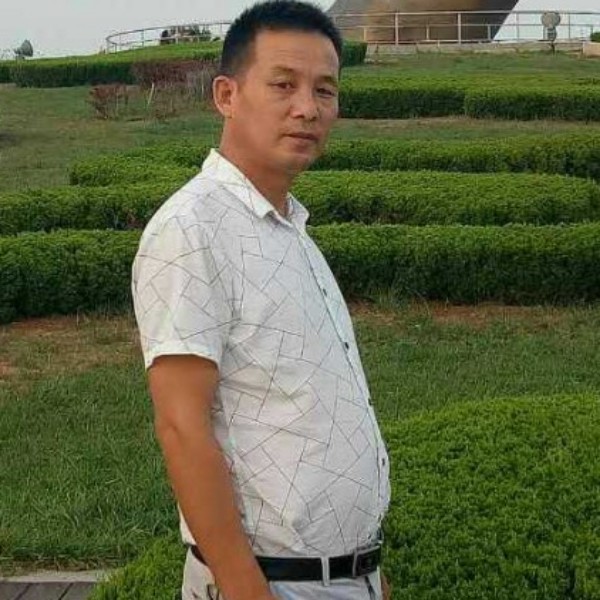 有魅力凝眸火车的照片