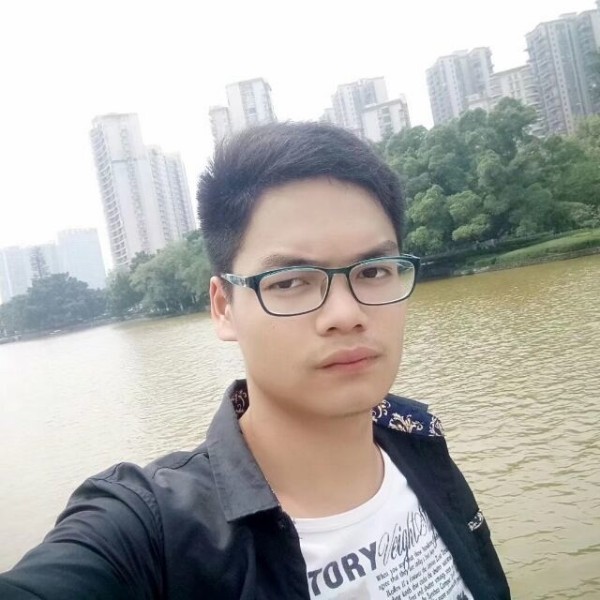 隐形倾心红酒的照片