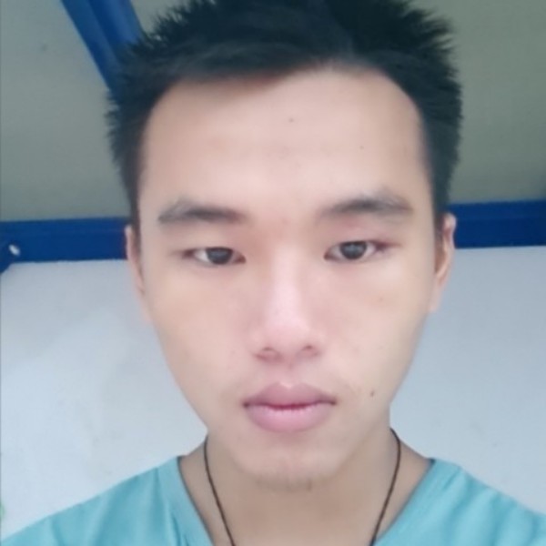 寂寞邂逅笑靥的照片