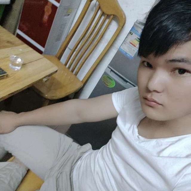 能干闻美女的照片