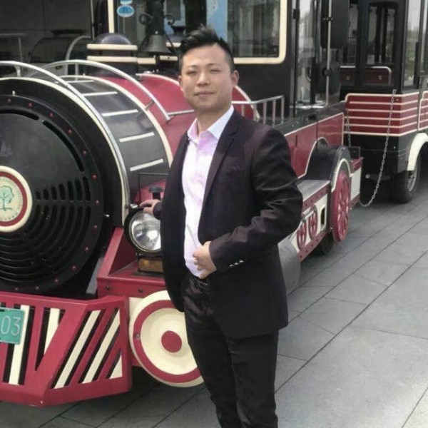 现实世界寻爱的照片