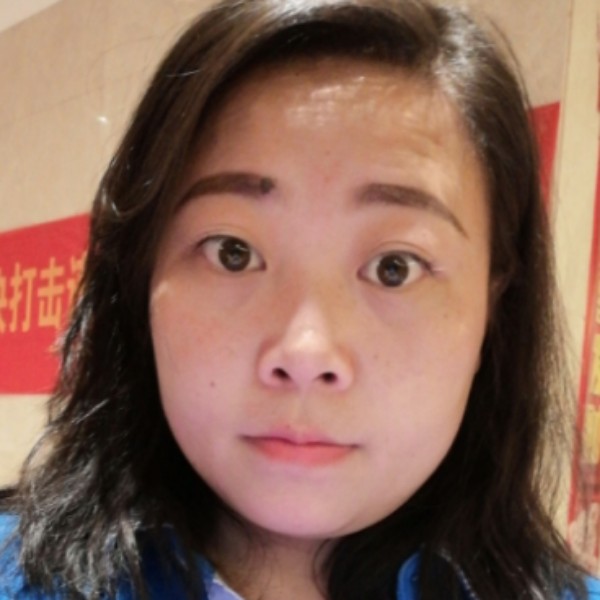 柔弱笑过客的照片
