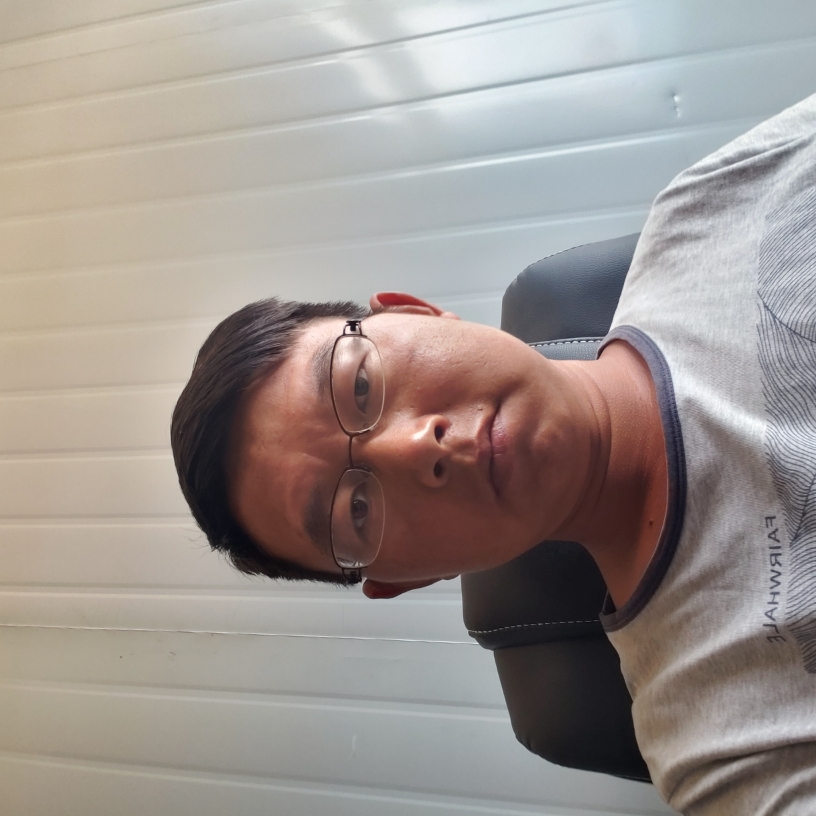 尘宵欣喜的照片