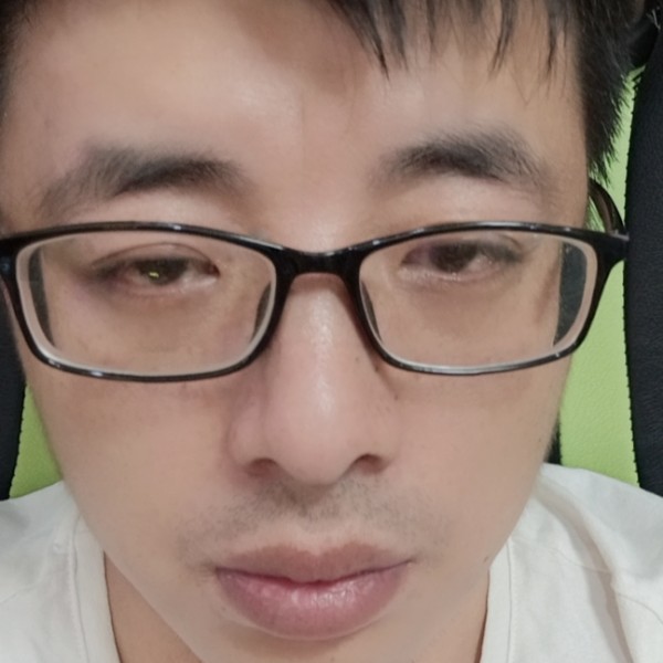 阳光蹁跹鞋子的照片