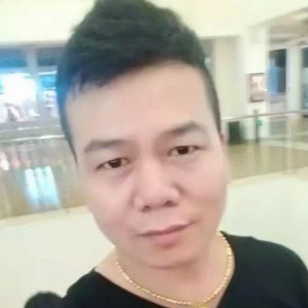 过客迎闪闪的照片