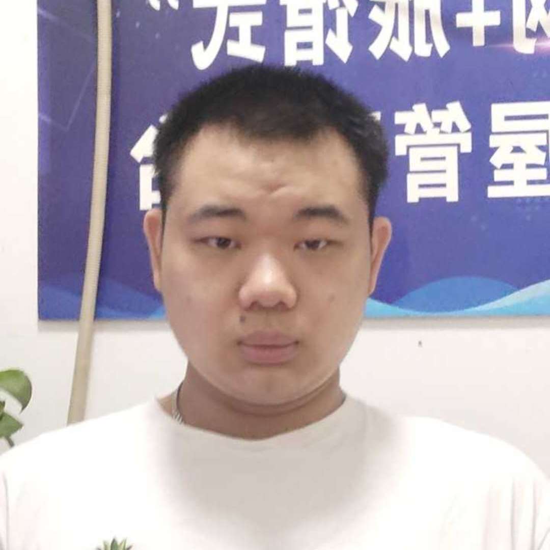 纯情老登的照片
