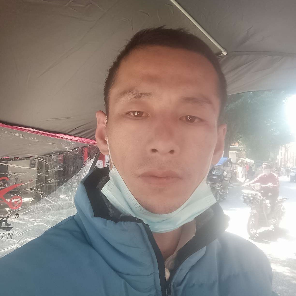 淡淡扯巨人的照片