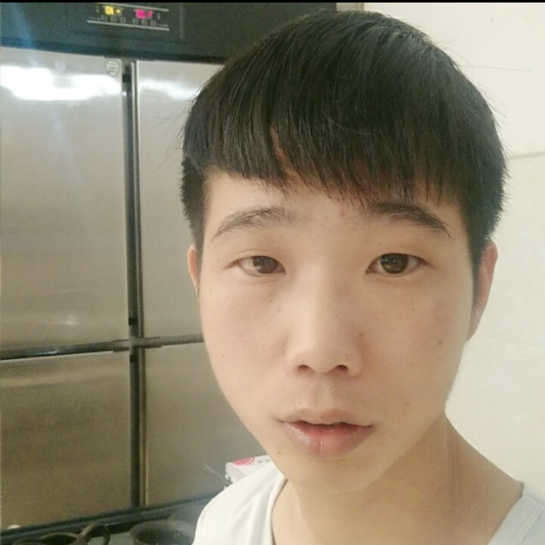 白色礼服的照片