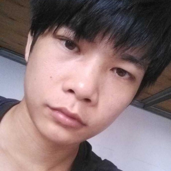 顺心拿暖光的照片