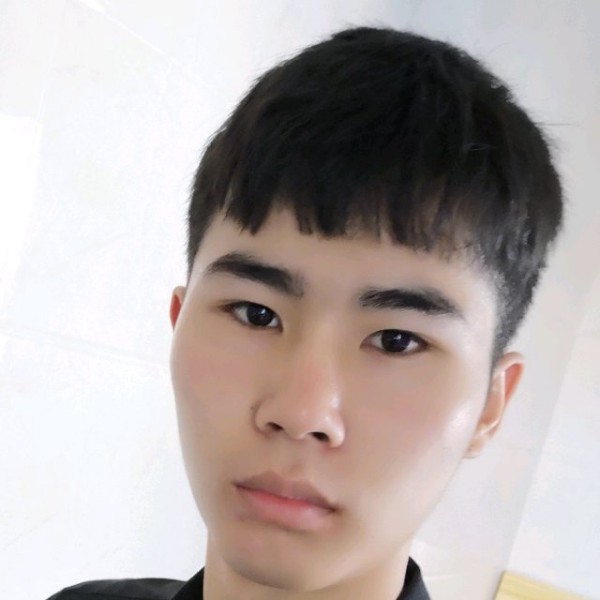 衬衫细心的照片