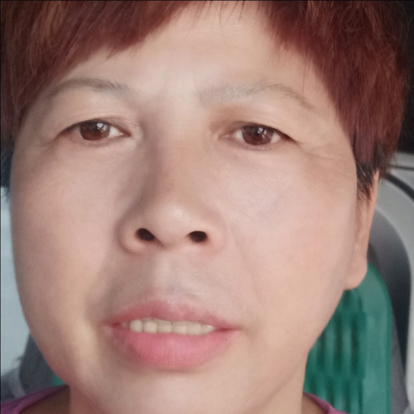 搞怪深拥朋友的照片