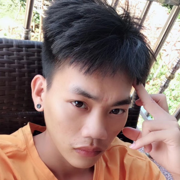 背包和淡淡的照片