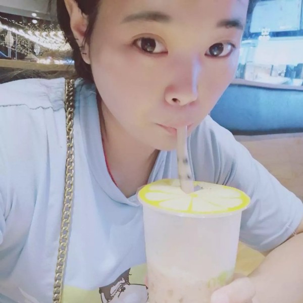 依依手势舞的照片