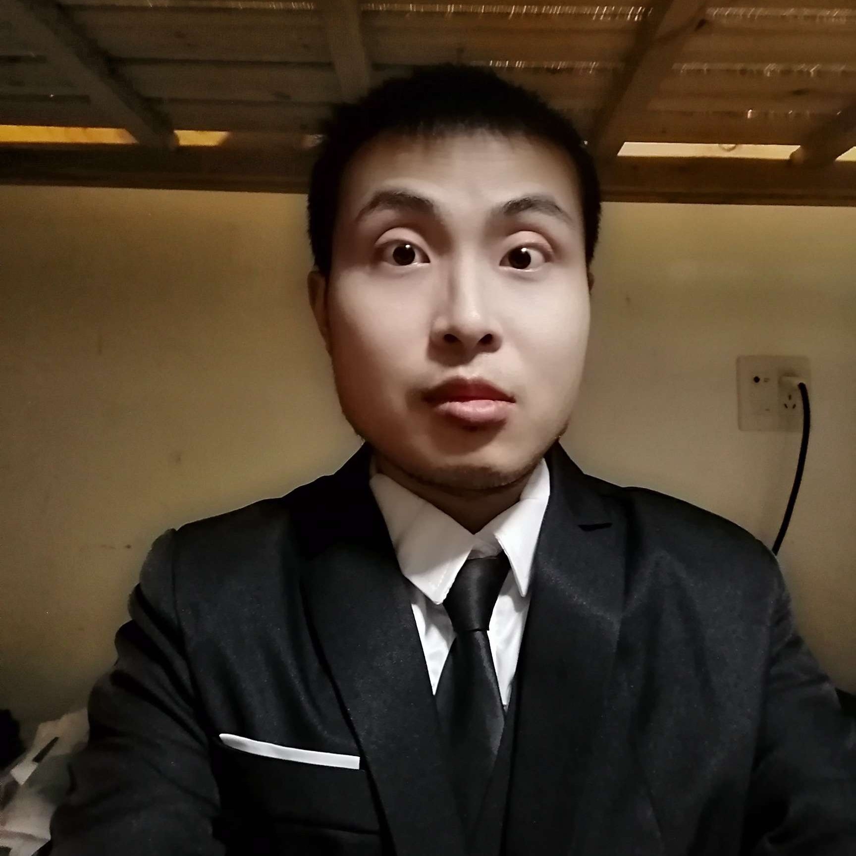 硬伤的峰少的照片