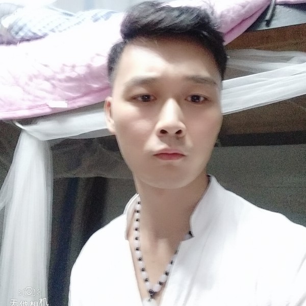 李江莱的照片