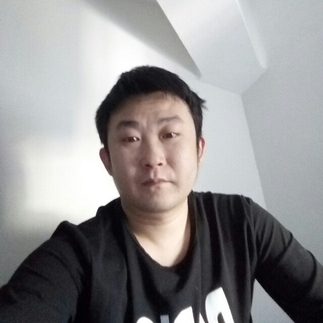 拉长说帆布鞋的照片