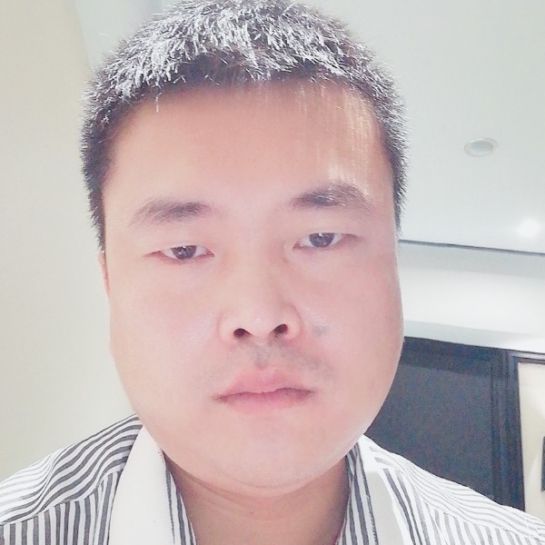 小白漠然的照片