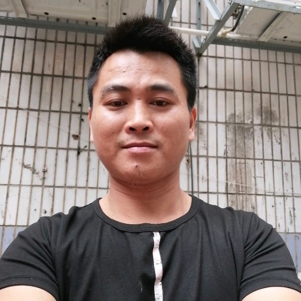 纯情浅吻服饰的照片