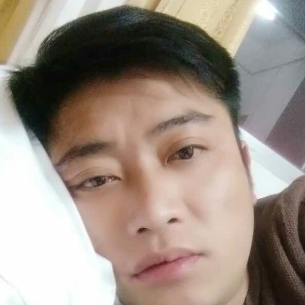 端庄烤鸡的照片
