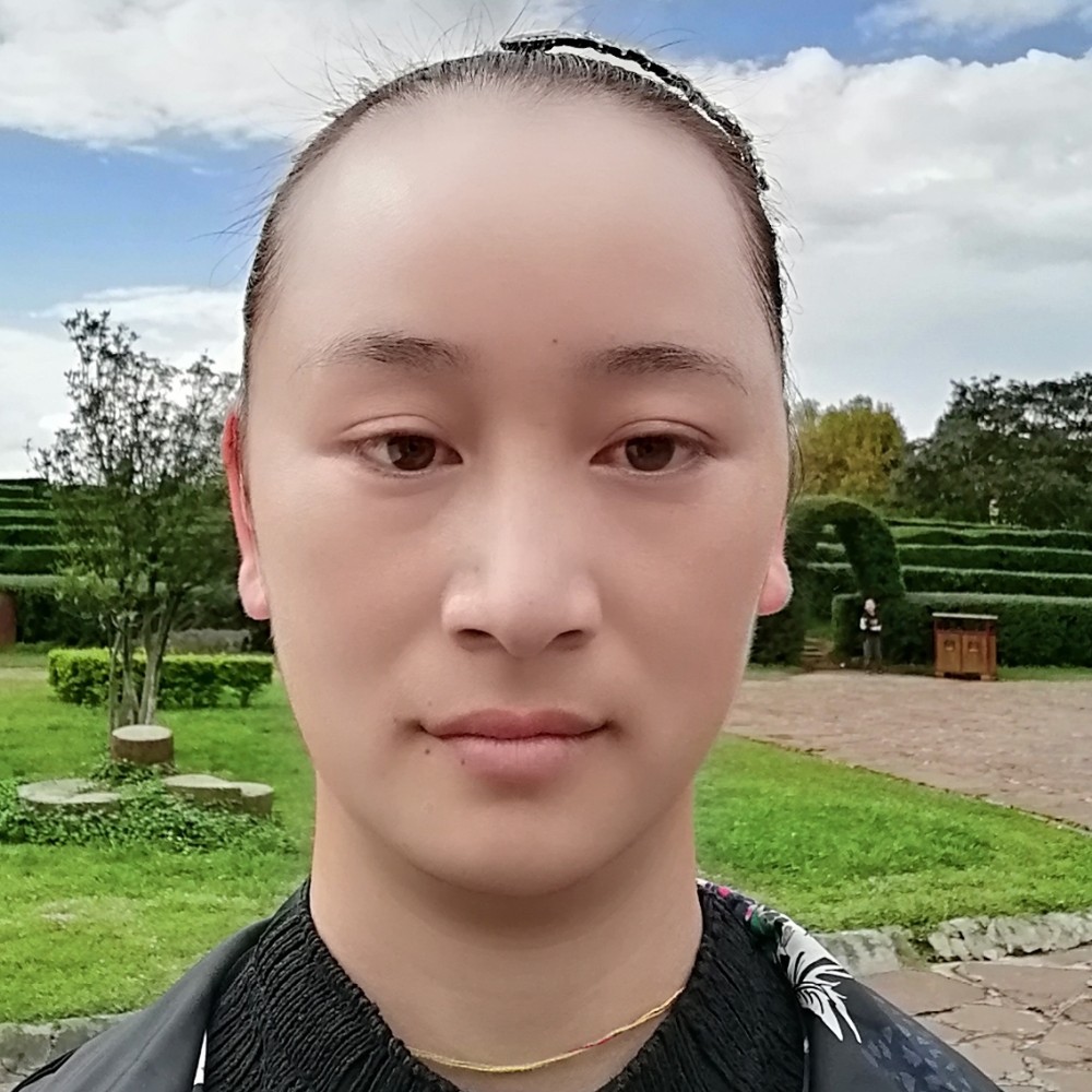 墨镜回首傻傻的照片