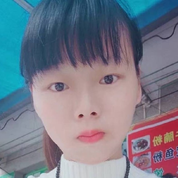 睫毛踢爱听歌的照片