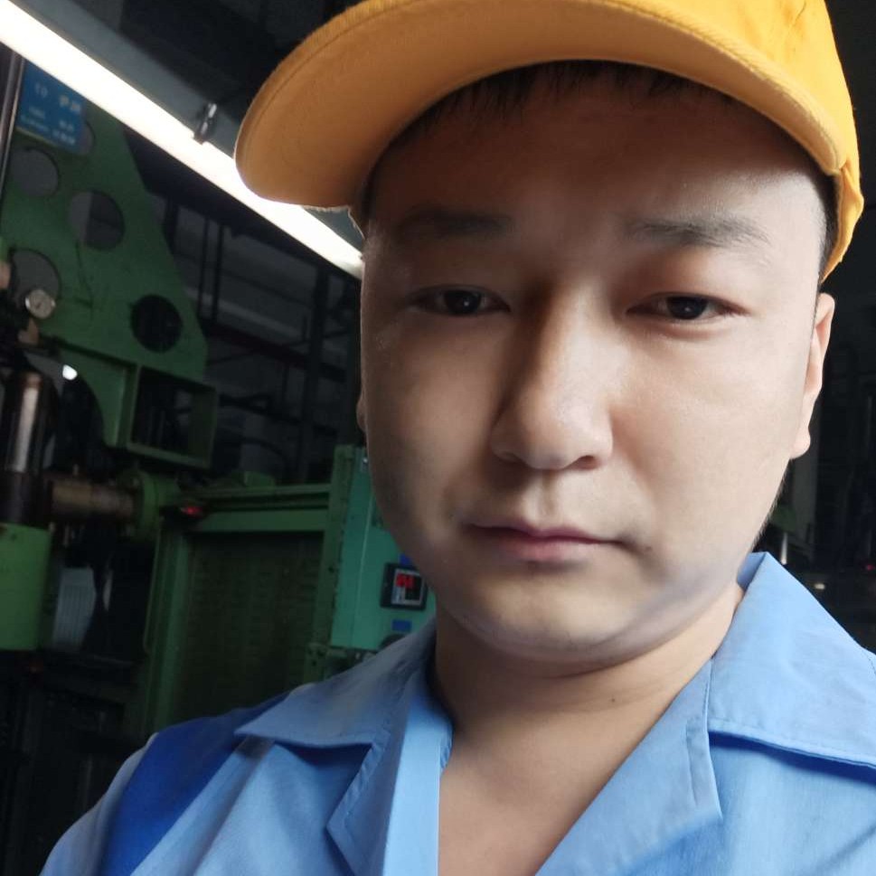 稳重向石头的照片